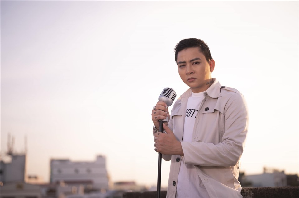 “Nghe càng thấm, ngấm càng đau” khi nghe Hoài Lâm hát về cuộc tình dang dở