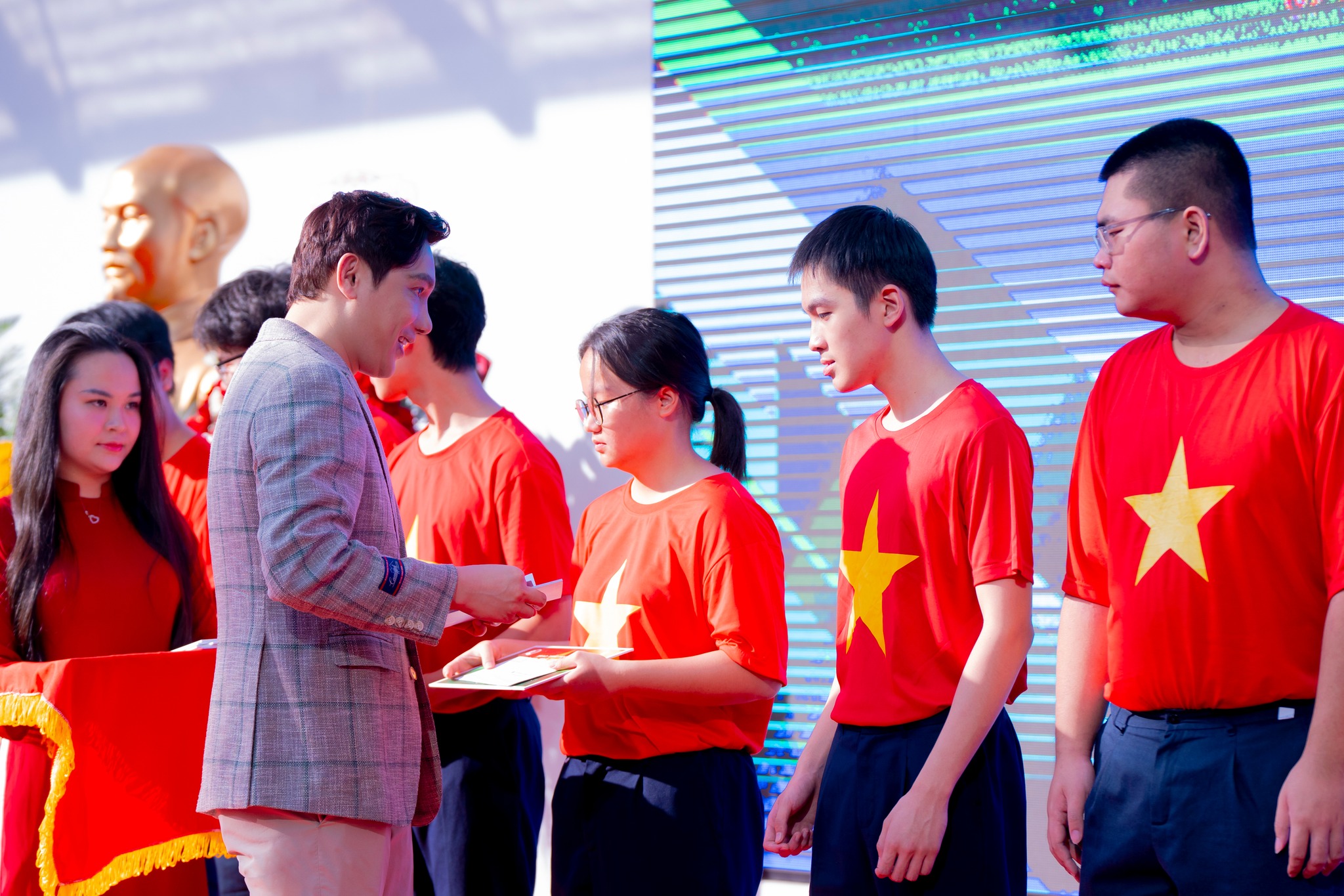 Mô tả hình