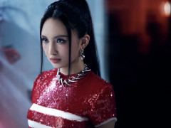 LEXXY gây sốt, sao Việt đồng loạt chúc mừng
