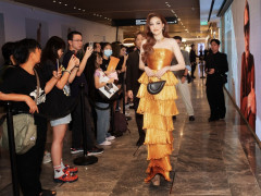 Lan Khuê toả sáng với váy Hà Thanh Huy