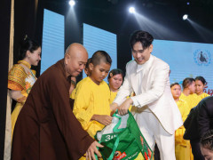 Nguyên Vũ bảnh bao dự chương trình Vì Nụ Cười