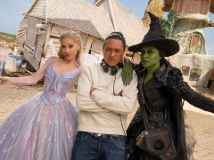 WICKED 2: Lego hóa xứ Oz cực hoành tráng