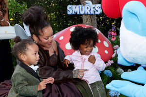 Rihanna “phải lòng” Xì Trum trở lại ngoạn mục
