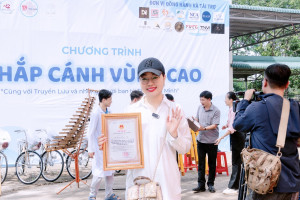 Hoa hậu Hoàng Thanh Nga gắn kết gia đình và thiện nguyện