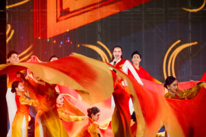 Hồ Ngọc Hà hát ca khúc mới đầy tự hào