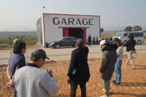 Đồi Hành Xác gây sốc với cảnh quay lật xe thật