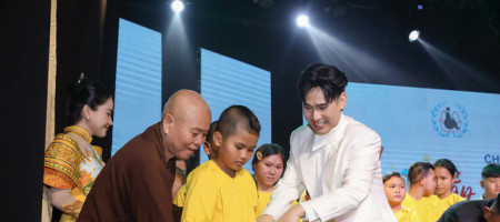 Nguyên Vũ bảnh bao dự chương trình Vì Nụ Cười