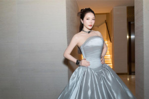 Lý Nhã Kỳ rực rỡ hé lộ hạnh phúc