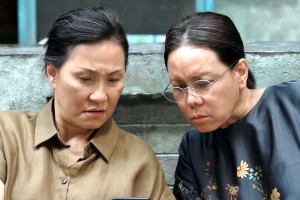 Việt Hương - Hồng Đào đại thắng doanh thu phòng vé