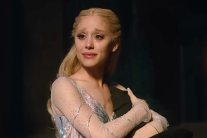 Ariana Grande gây sốt với tiết lộ mới về Wicked 2