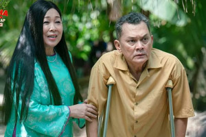 Tình già Hồng Vân – Hữu Châu gây bão rạp Việt