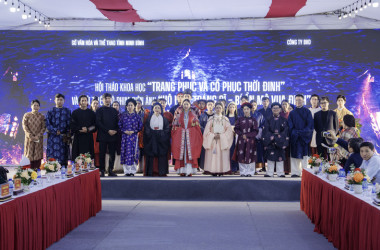 Cổ phục Việt hội tụ trong phim huyền sử