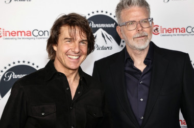 Tom Cruise nghẹn ngào tri ân đạo diễn McQuarrie