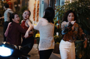 Việt Hương đau đầu vì “con gái” Băng Di